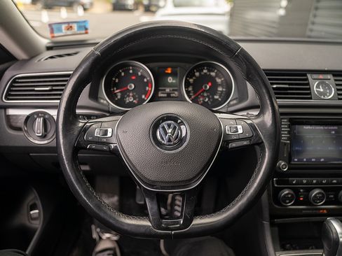 Used 2017 Volkswagen Passat 1.8T SE image 6