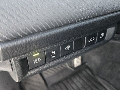 Used 2026 Toyota Camry SE w/ Convenience Package FWD image 19
