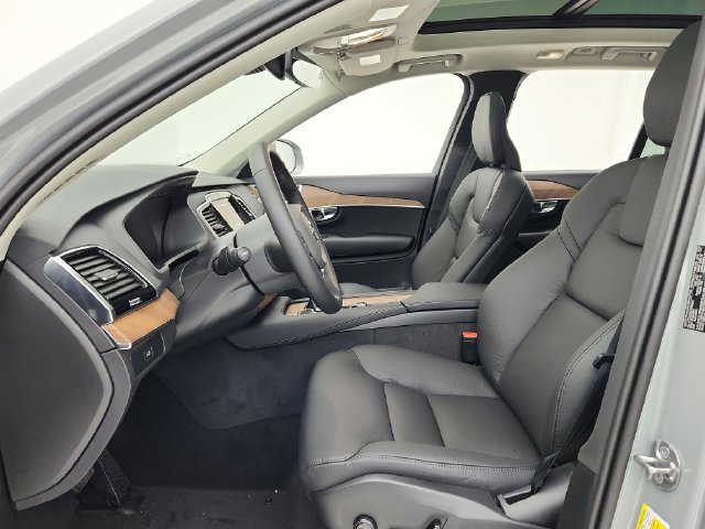 New 2025 Volvo XC90 B6 Plus w/ Protection Package Premier AWD/4WD image 25