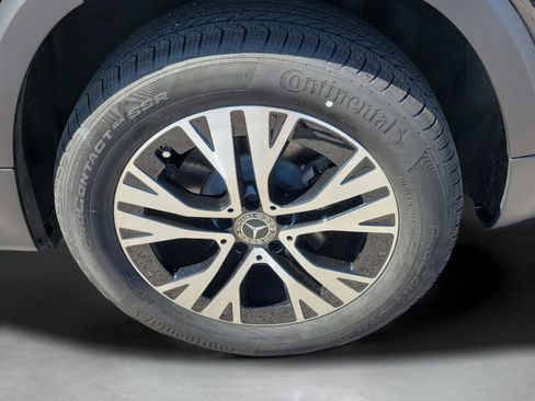 Certified 2025 Mercedes-Benz GLB 250 image 29