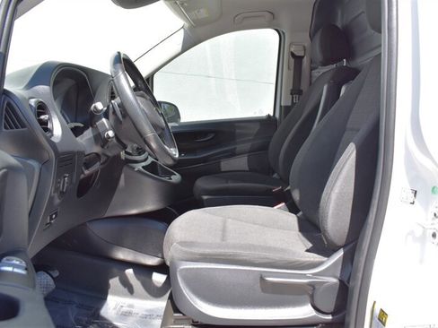 Used 2020 Mercedes-Benz Metris image 12