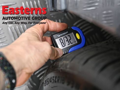 Used 2023 Nissan Sentra SR w/ SR Premium Package FWD image 28