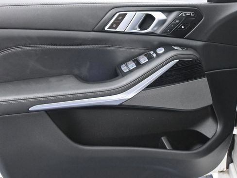 Used 2024 BMW X7 xDrive40i w/ M Sport Package image 35