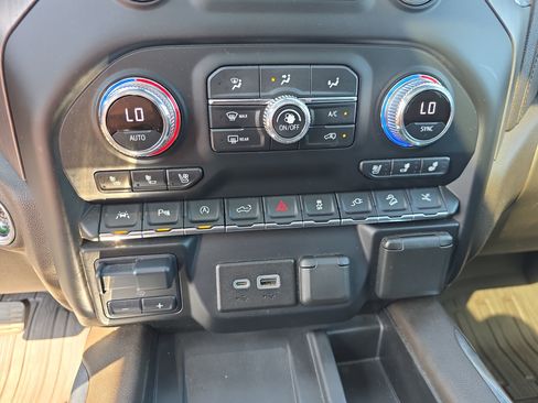 Used 2020 GMC Sierra 1500 Denali w/ Denali Ultimate Package AWD/4WD image 32