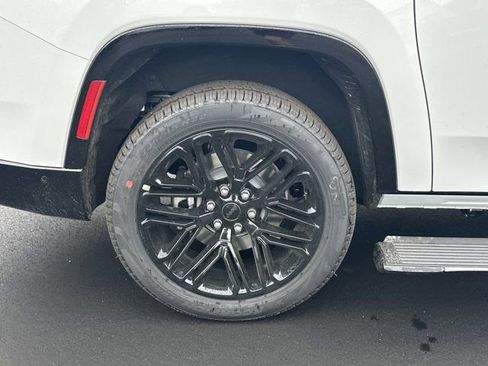 New 2026 Jeep Grand Wagoneer L Limited AWD/4WD image 18