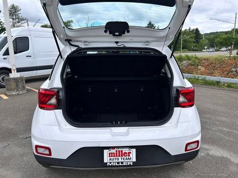 Used 2023 Hyundai Venue SEL w/ Cargo Package FWD image 10