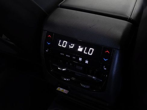 Used 2022 Jeep Grand Cherokee L Overland w/ Luxury Tech Group IV AWD/4WD image 26