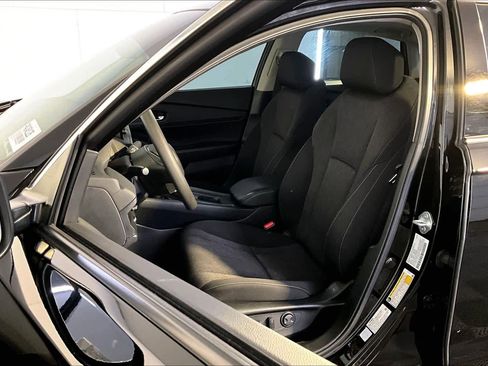 Used 2023 Honda Accord EX image 9