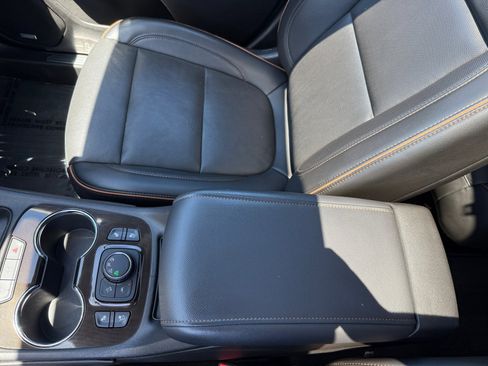 Used 2023 GMC Acadia AT4 w/ Technology Package AWD/4WD image 14