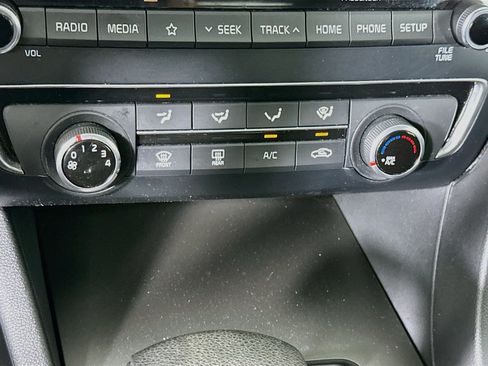Used 2020 Kia Optima LX FWD image 23