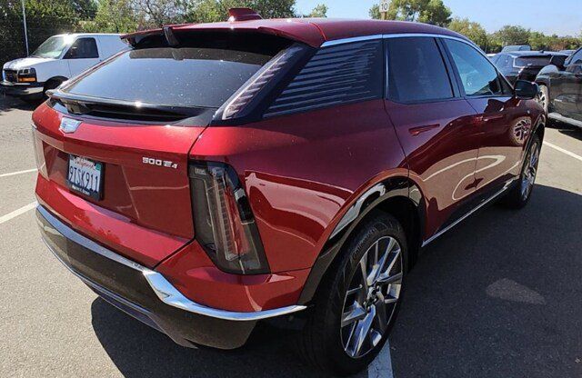 Used 2025 Cadillac Optiq Luxury 1 AWD/4WD image 5
