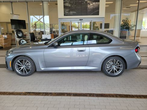 Used 2026 BMW 230i xDrive Coupe w/ Premium Package AWD/4WD image 8