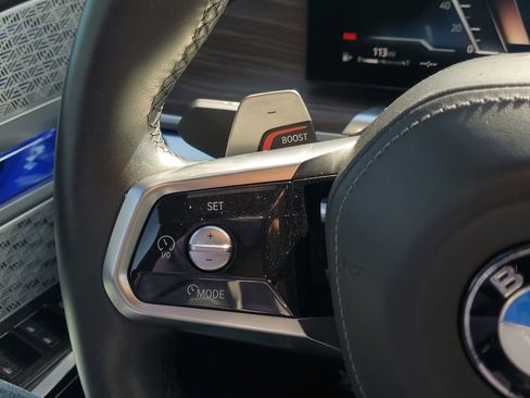 Used 2023 BMW 760i xDrive image 26