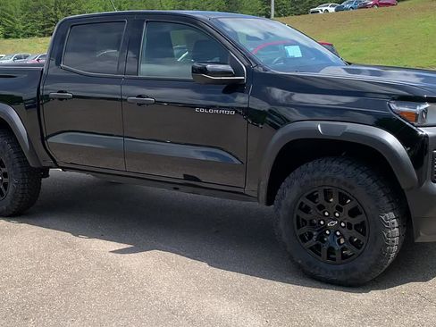 Used 2024 Chevrolet Colorado Trail Boss w/ Technology Package AWD/4WD image 6