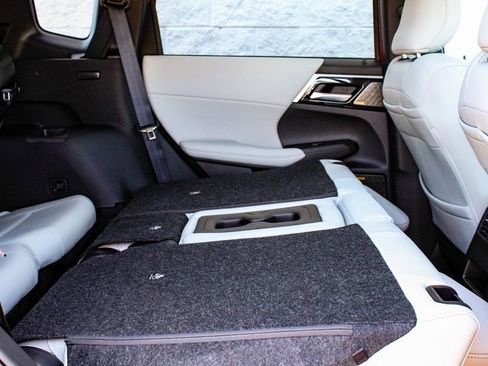 New 2025 Mitsubishi Outlander SE FWD image 38