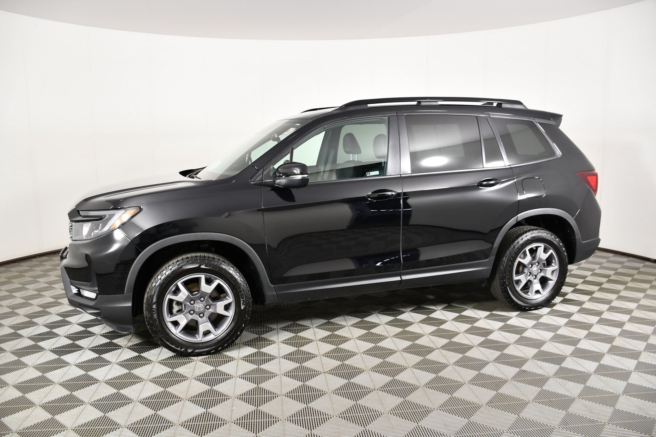 Certified 2023 Honda Passport TrailSport image 9