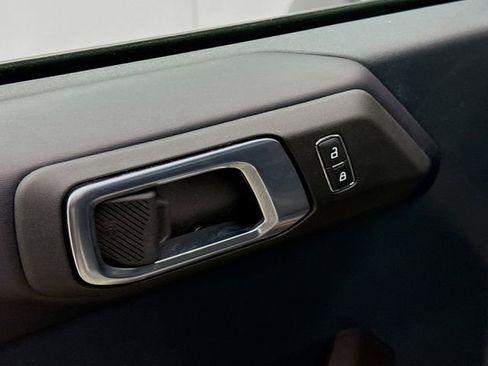 Used 2024 Ford Bronco Badlands image 18