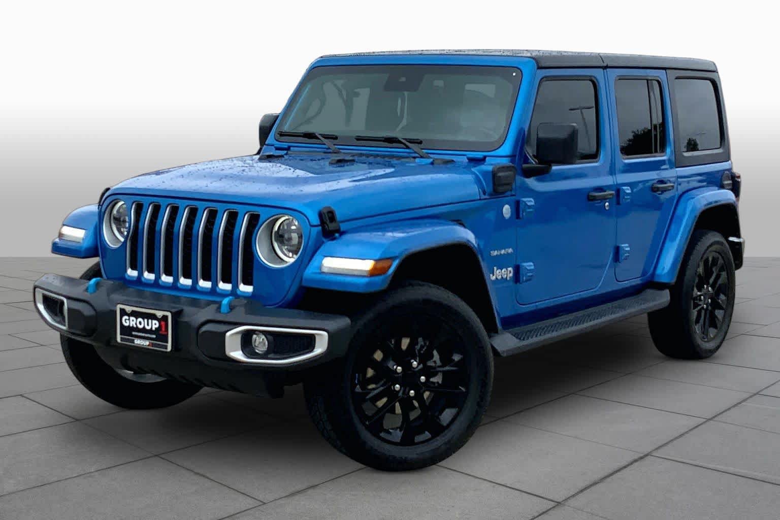 Used 2023 Jeep Wrangler Unlimited Sahara w/ Cold Weather Group AWD/4WD image 1