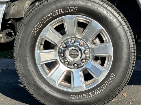 Certified 2021 Ford F250 Platinum image 25