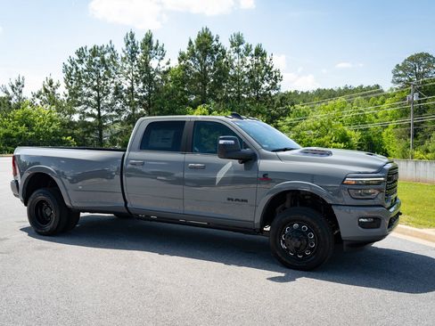 New 2026 RAM 3500 Limited AWD/4WD image 21