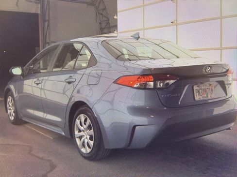 Used 2025 Toyota Corolla LE image 3