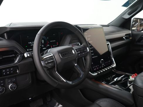 Used 2025 GMC Yukon Denali AWD/4WD image 29