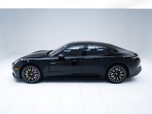 New 2026 Porsche Panamera 4 image 2