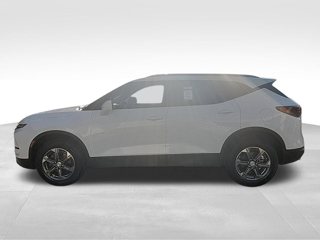 Used 2024 Chevrolet Blazer LT w/ Convenience Package FWD image 5