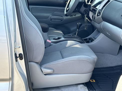 Used 2005 Toyota Tacoma 4x4 Access Cab image 13