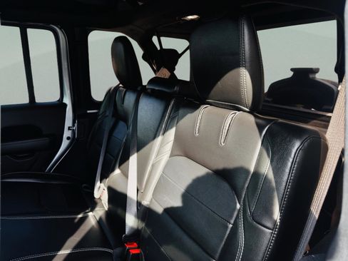 Used 2022 Jeep Wrangler Unlimited Sahara w/ Cold Weather Group image 26