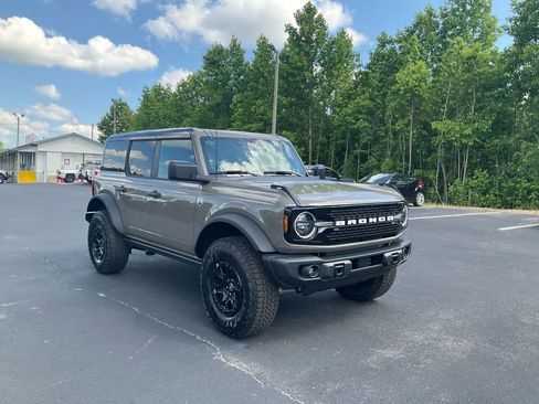 New 2026 Ford Bronco Big Bend w/ Black Diamond Package AWD/4WD image 3