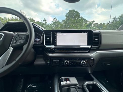 Used 2024 GMC Sierra 1500 SLT AWD/4WD image 14