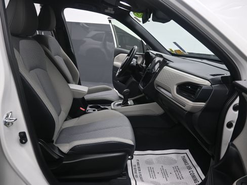 Used 2025 Subaru Forester Premium AWD/4WD image 27