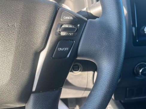 Used 2024 Nissan Frontier SV image 15