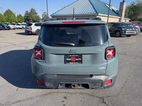 Used 2017 Jeep Renegade Latitude w/ Trailer Tow Group AWD/4WD image 4