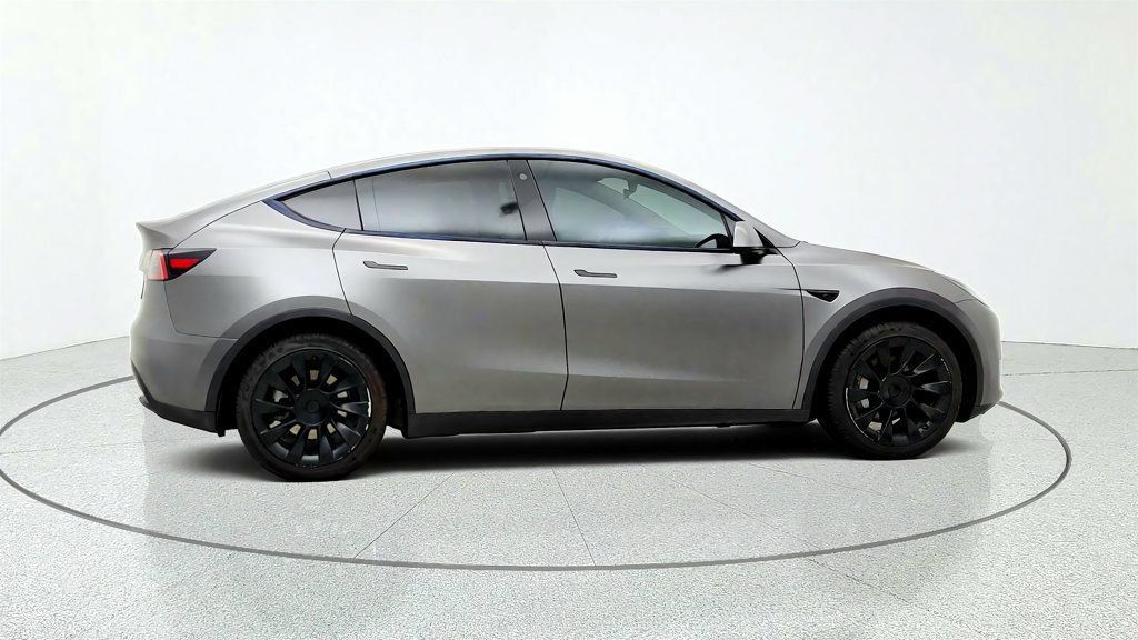 Used 2022 Tesla Model Y Long Range AWD/4WD image 4