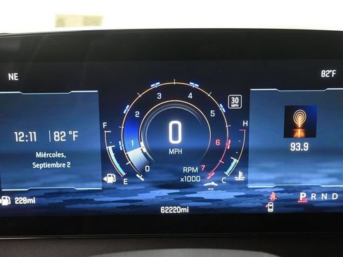 Used 2025 Chevrolet Traverse LT w/ Driver Confidence Package FWD image 13