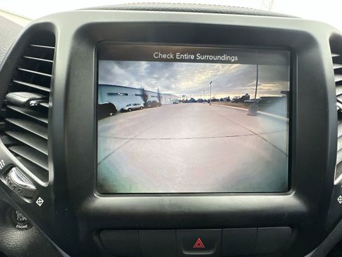 Used 2015 Jeep Cherokee Trailhawk w/ Comfort/Convenience Group image 15