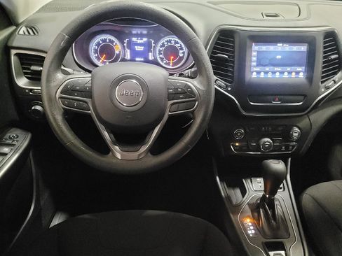 Used 2020 Jeep Cherokee Latitude FWD image 22