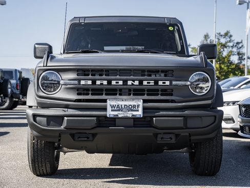 New 2025 Ford Bronco 4-Door image 2