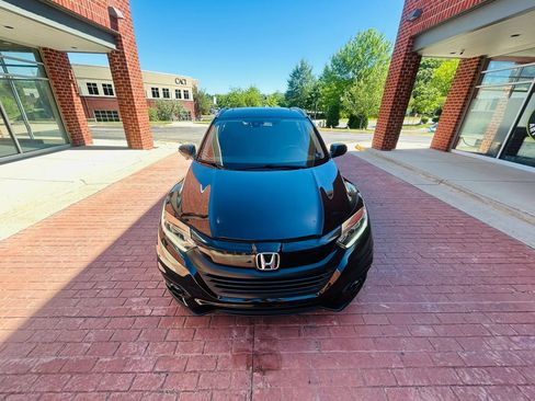 Used 2019 Honda HR-V EX image 2