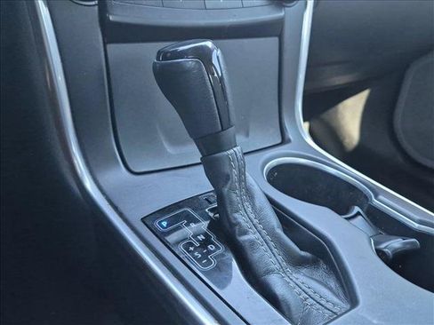 Used 2015 Toyota Camry SE FWD image 12