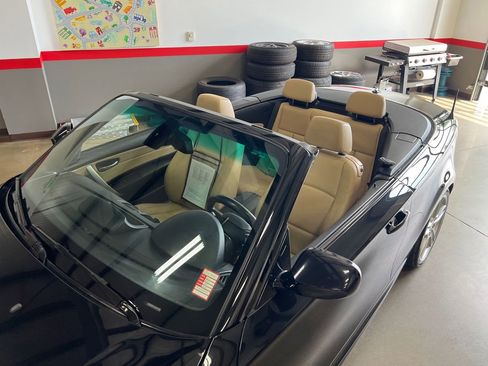 Used 2013 BMW 135i Convertible image 33