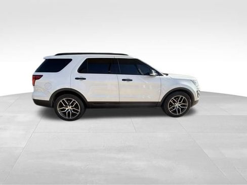 Used 2016 Ford Explorer Sport w/ Equipment Group 401A AWD/4WD image 5
