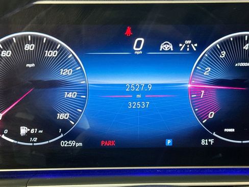 Used 2025 Mercedes-Benz GLS 450 4MATIC image 12