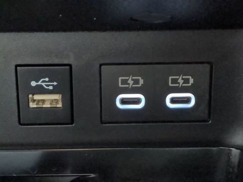 Used 2025 Toyota Camry SE image 20