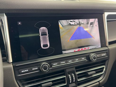 Used 2020 Porsche Macan image 24