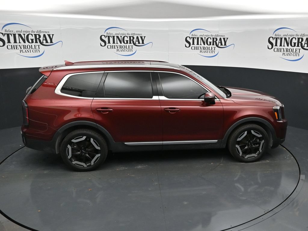 Used 2023 Kia Telluride EX w/ EX Captain's Chair Package FWD image 25