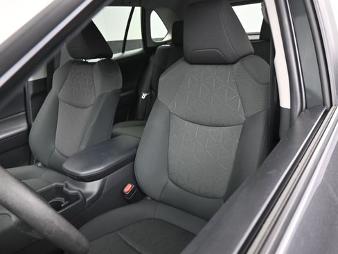 Used 2022 Toyota RAV4 XLE FWD image 21