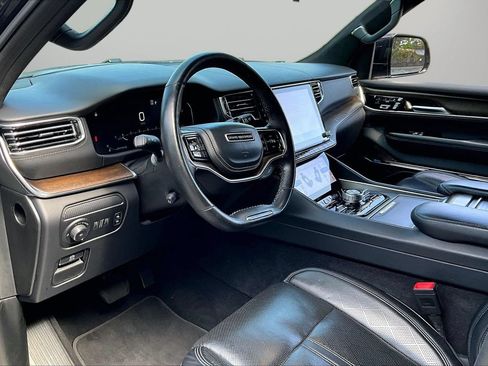 Used 2023 Jeep Grand Wagoneer Series II AWD/4WD image 19